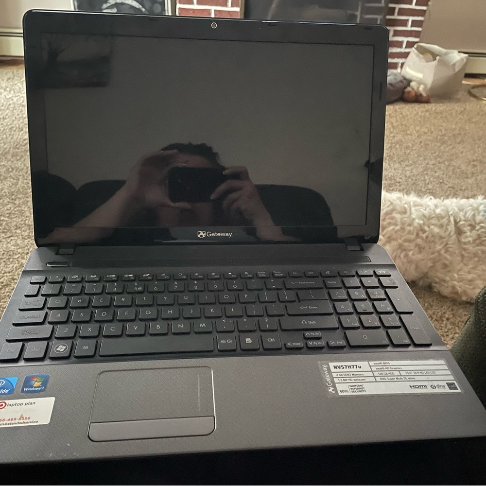 LAPTOP FOR SALE - Picture 2 of 2